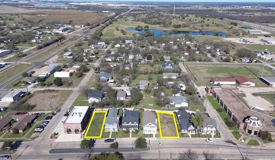 Property photo for 221 E 5th Street, Ferris, TX