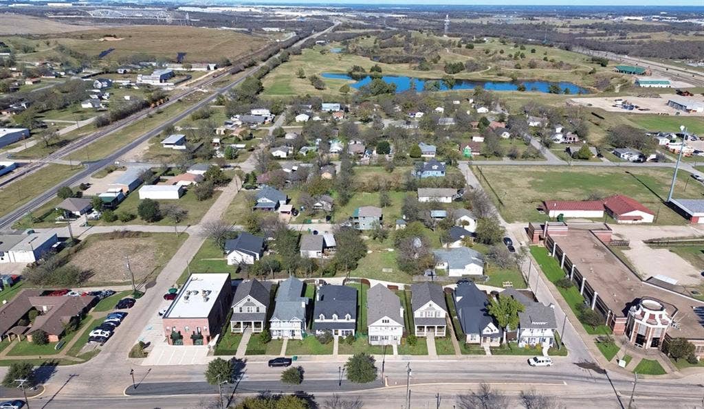 221 E 5th Street, Ferris, TX 75125