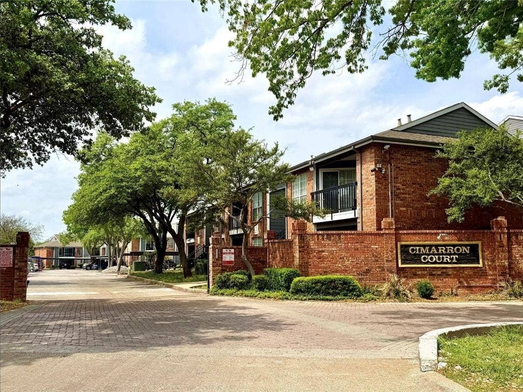 18333 Roehampton Drive, #322, Dallas, TX 75252