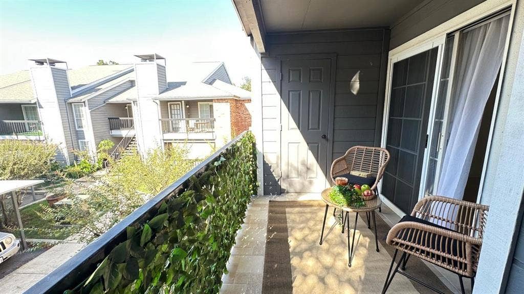 18333 Roehampton Drive, #322, Dallas, TX 75252