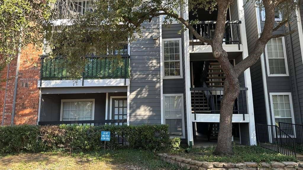 18333 Roehampton Drive, #322, Dallas, TX 75252