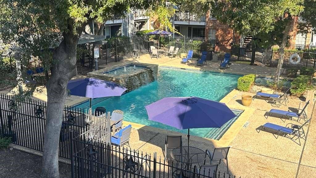 18333 Roehampton Drive, #322, Dallas, TX 75252