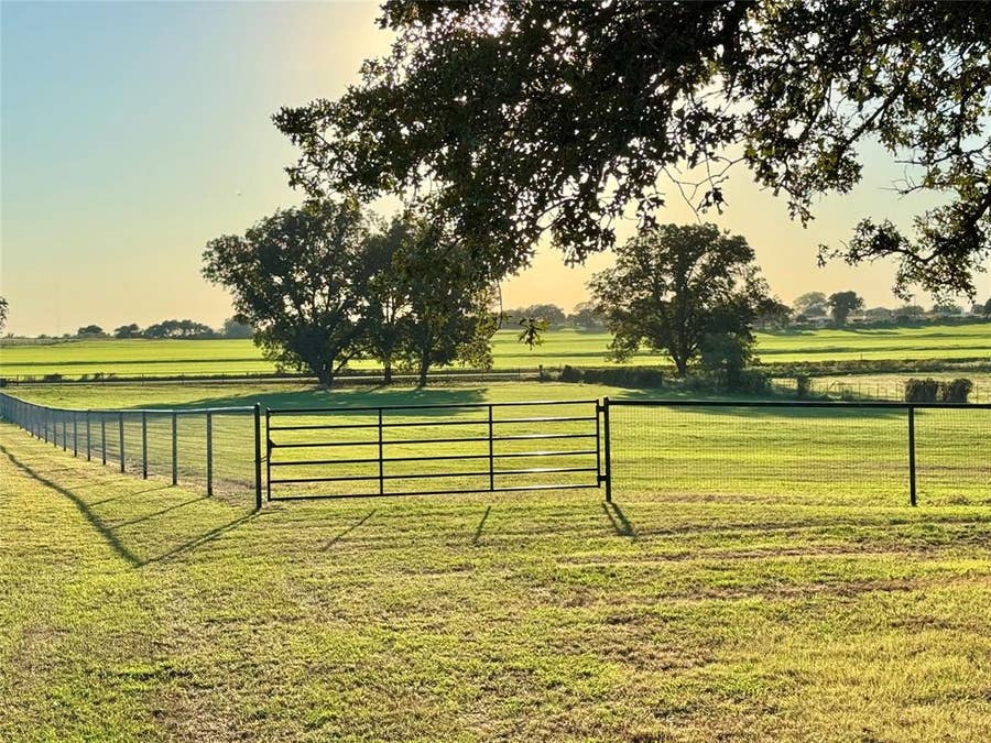 Property photo for 6101 Wild Cat Knob Road, Tolar, TX