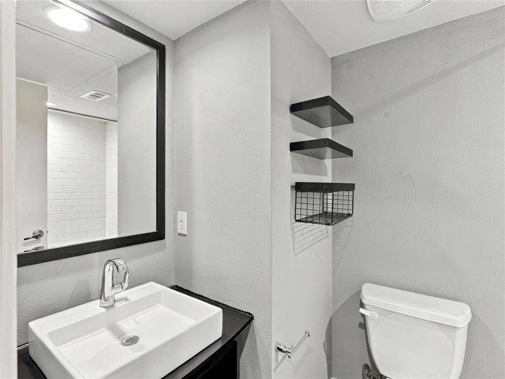 4618 Cedar Springs Road, #B, Dallas, TX 75219