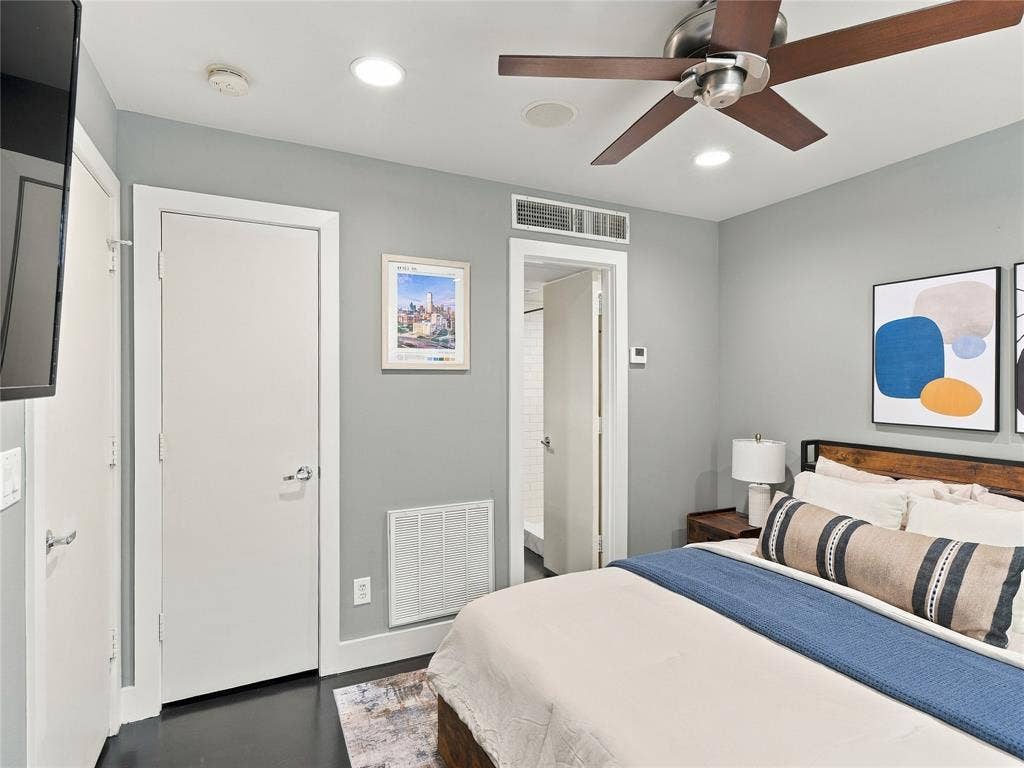 4618 Cedar Springs Road, #B, Dallas, TX 75219