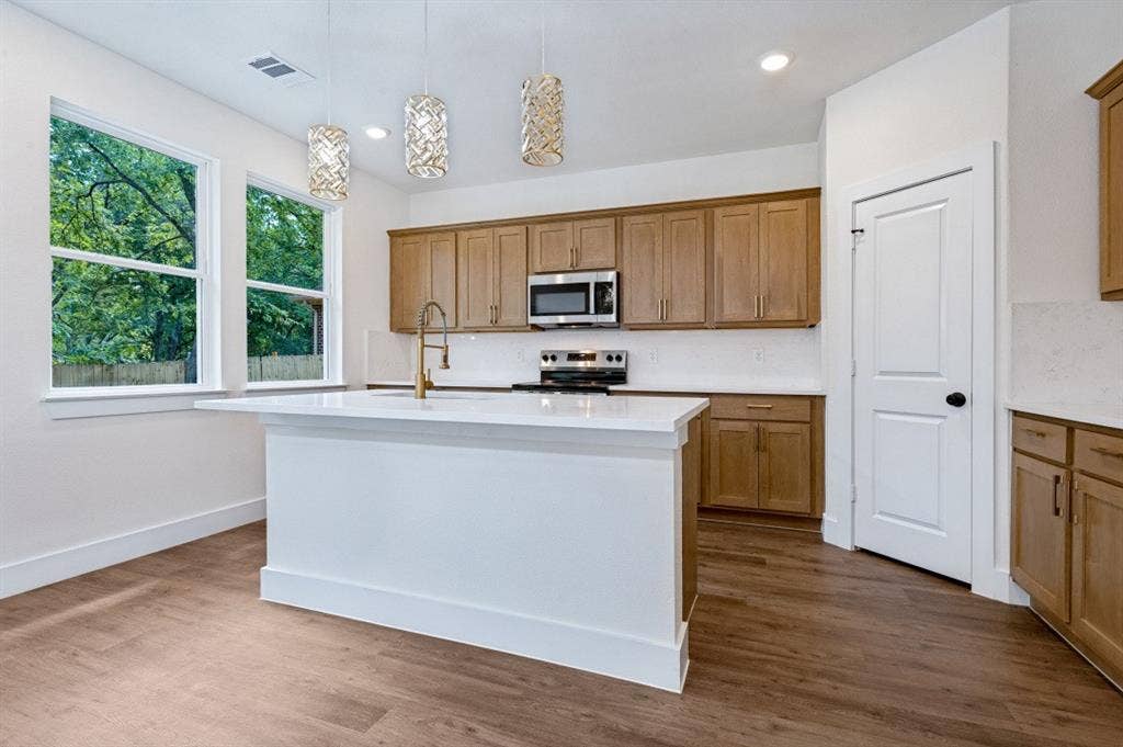 8916 Whitehall Lane, Dallas, TX 75232