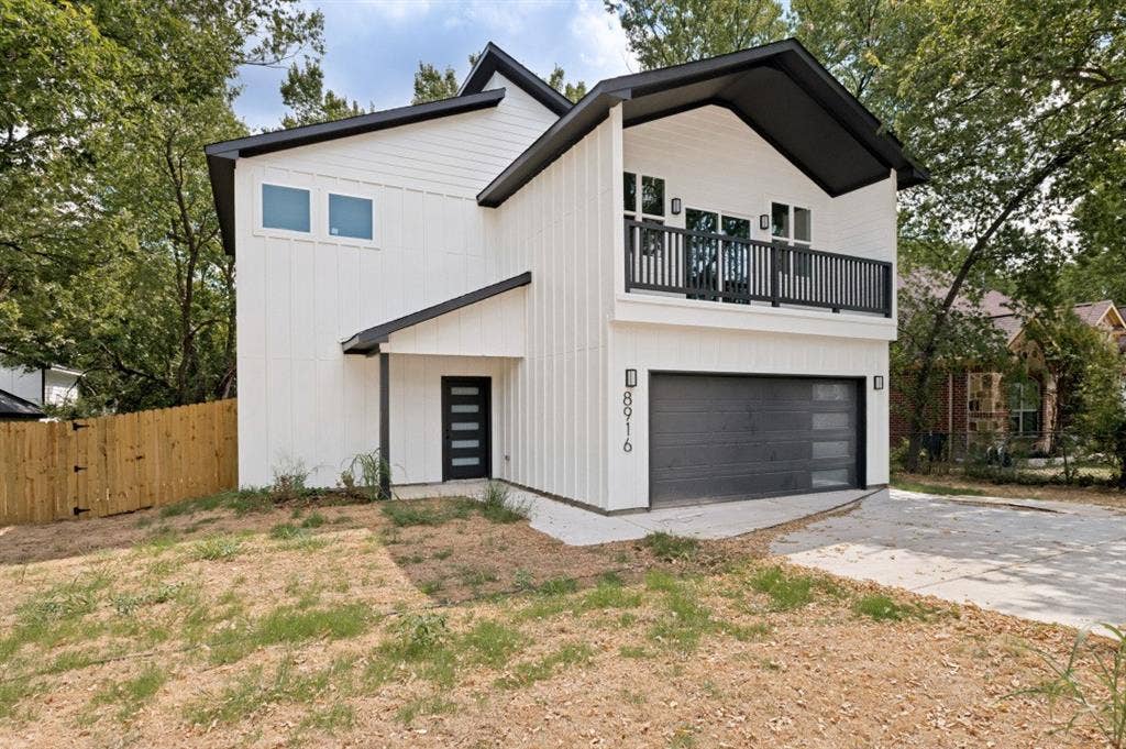8916 Whitehall Lane, Dallas, TX 75232