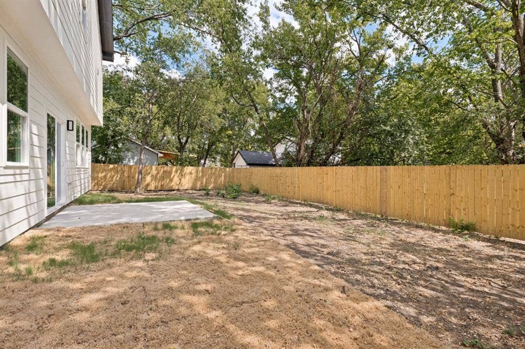 8916 Whitehall Lane, Dallas, TX 75232