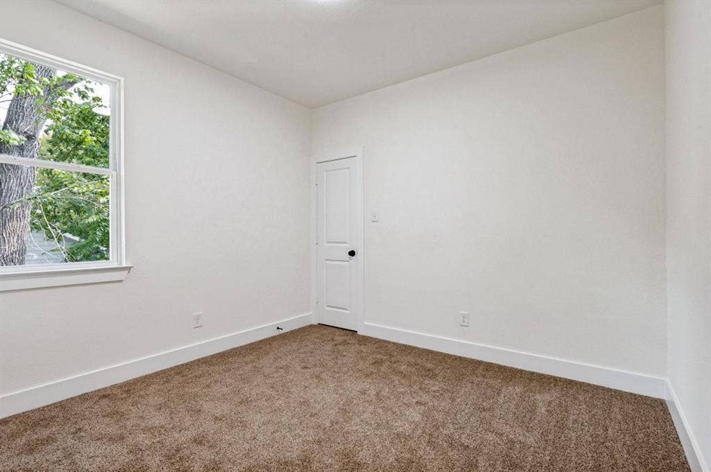 8916 Whitehall Lane, Dallas, TX 75232