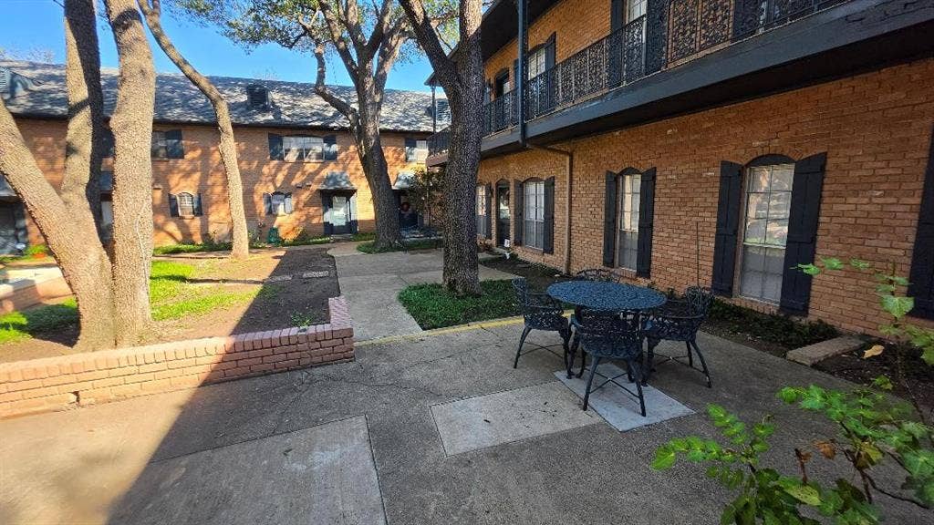 6023 E University Boulevard, #204, Dallas, TX 75206