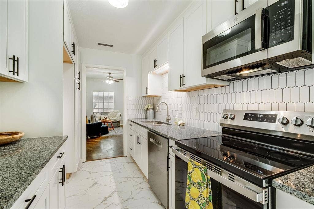 6023 E University Boulevard, #204, Dallas, TX 75206