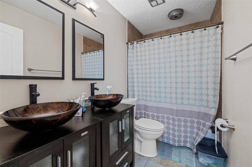 129 Texas Avenue, Hewitt, TX 76643