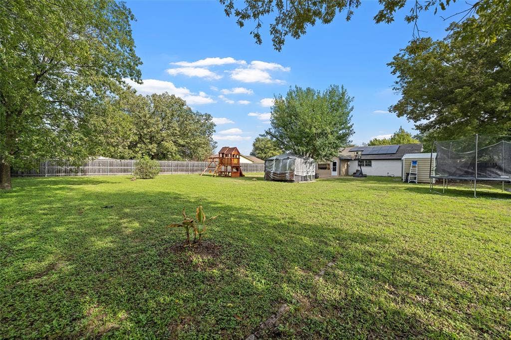 129 Texas Avenue, Hewitt, TX 76643