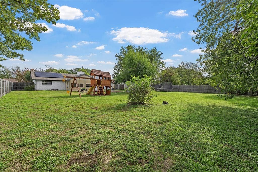 129 Texas Avenue, Hewitt, TX 76643