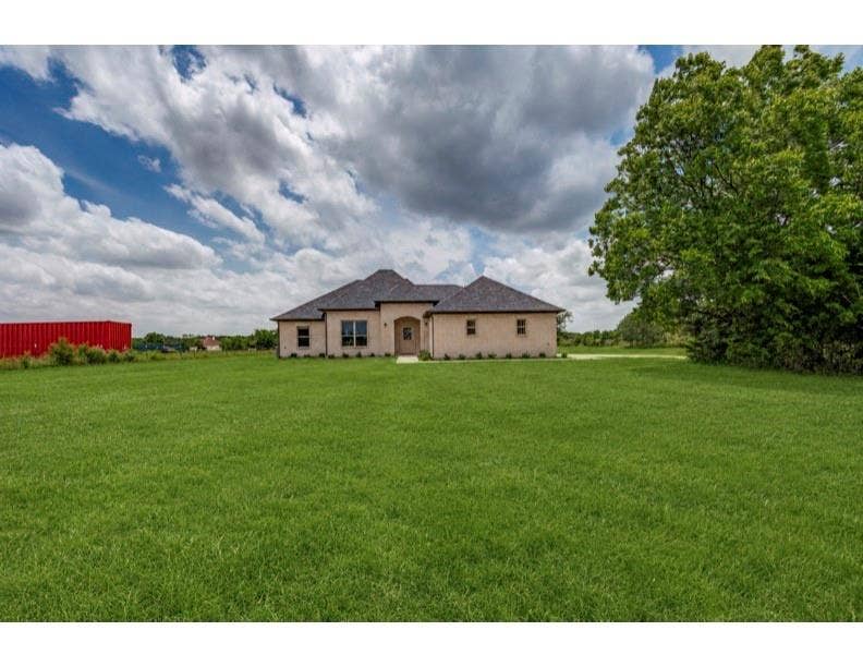 3712 County Road 1102, Celeste, TX 75423