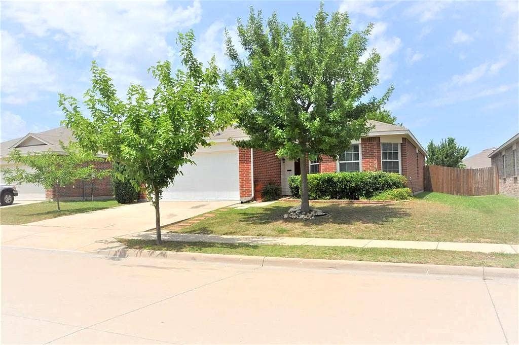 4413 silverwood Trail, Fort Worth, TX 76244