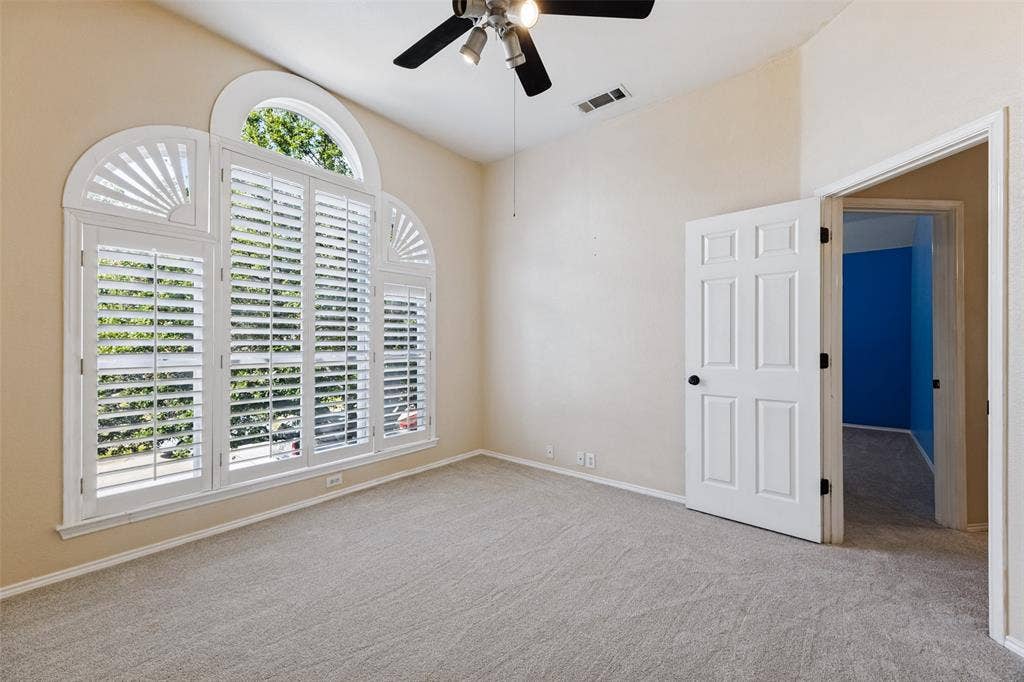 Secondary bedroom