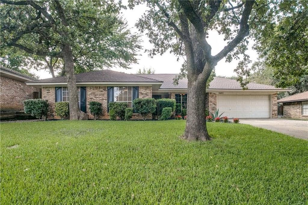Welcome to 5605 Trails Edge Drive!