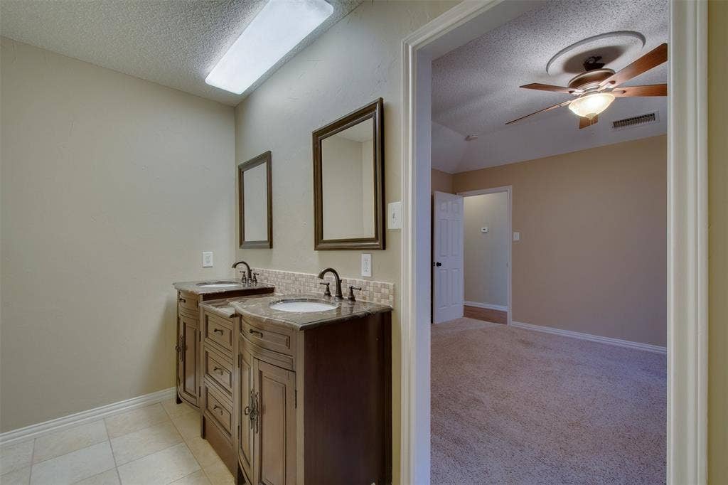 5605 Trails Edge Drive, Arlington, TX 76017