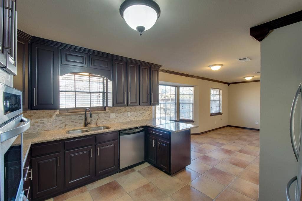 5605 Trails Edge Drive, Arlington, TX 76017