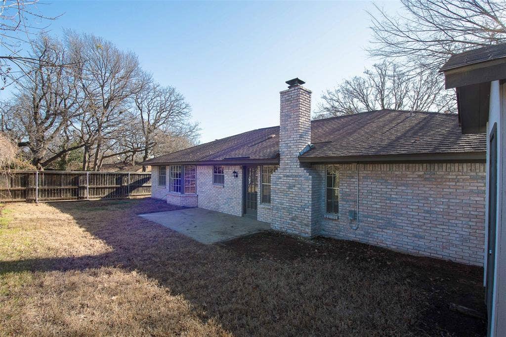5605 Trails Edge Drive, Arlington, TX 76017