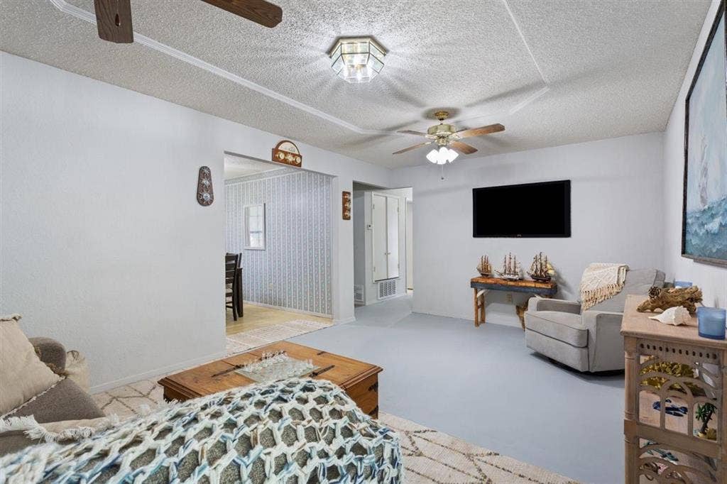 204 Ausborn Street, Eddy, TX 76524 Recessed archway leading to an additional space
