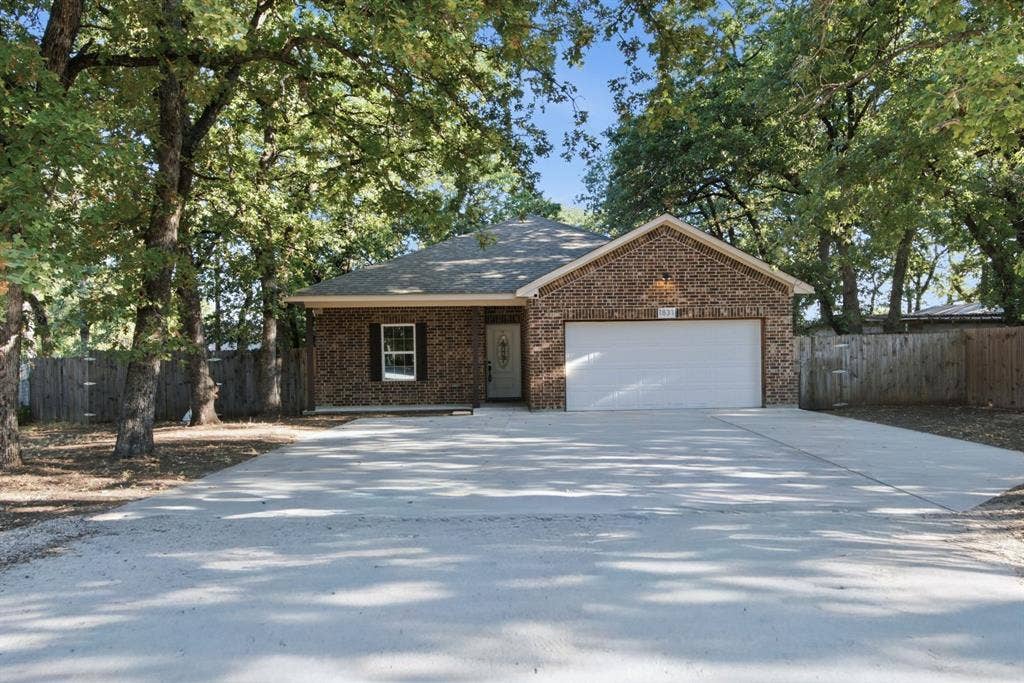 1837 Jennifer #A Court, Pelican Bay, TX 76020