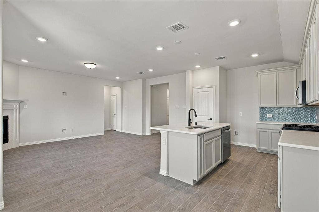 5117 Del Monte Drive, Denton, TX 76207