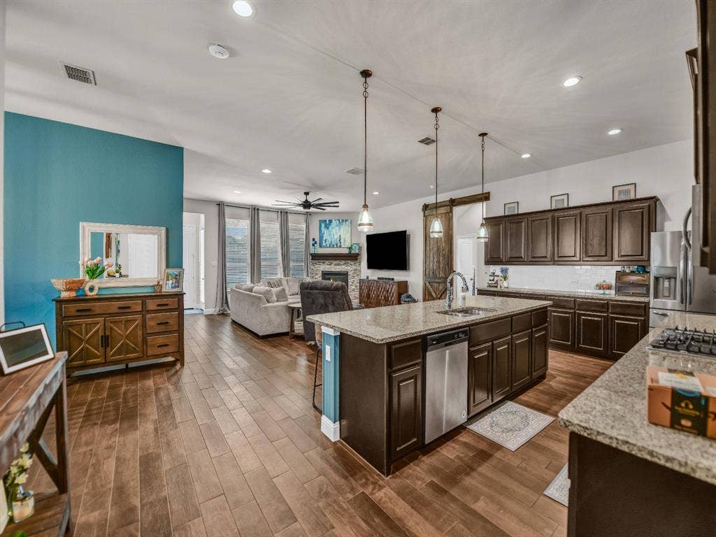15129 Fleet Hill Road, Weatherford, TX 76008