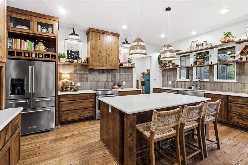 316 Zion Forest Trail, Poolville, TX 76487 Island breakfast bar