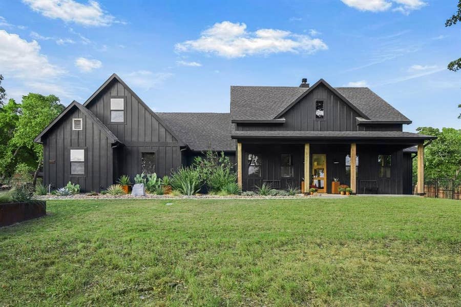 Property photo for 316 Zion Forest Trail, Poolville, TX