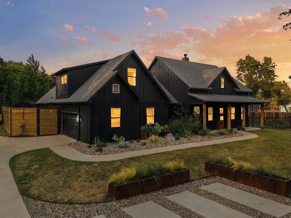 316 Zion Forest Trail, Poolville, TX 76487 The best of the best