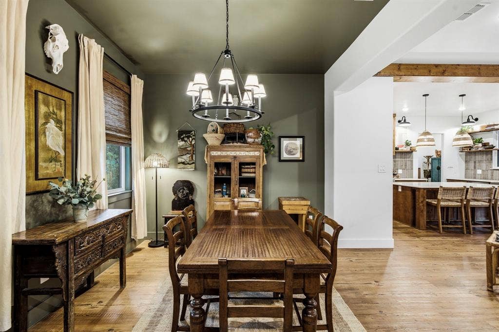 316 Zion Forest Trail, Poolville, TX 76487 Dining area to kitchen