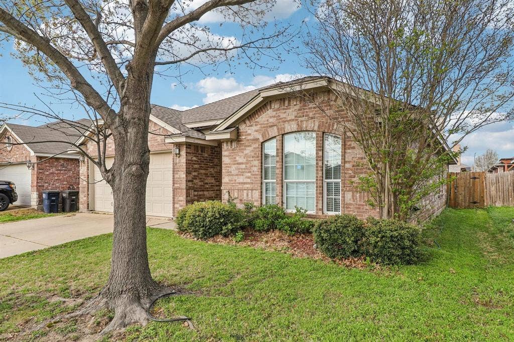 8221 Mule Deer Run, Fort Worth, TX 76179