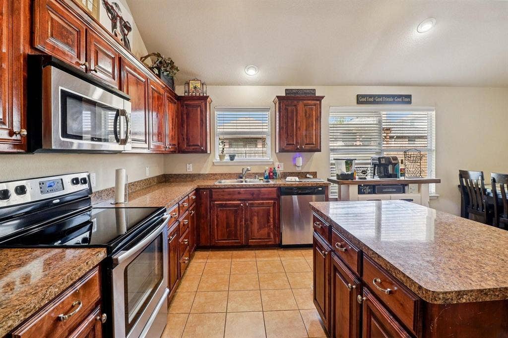 8221 Mule Deer Run, Fort Worth, TX 76179
