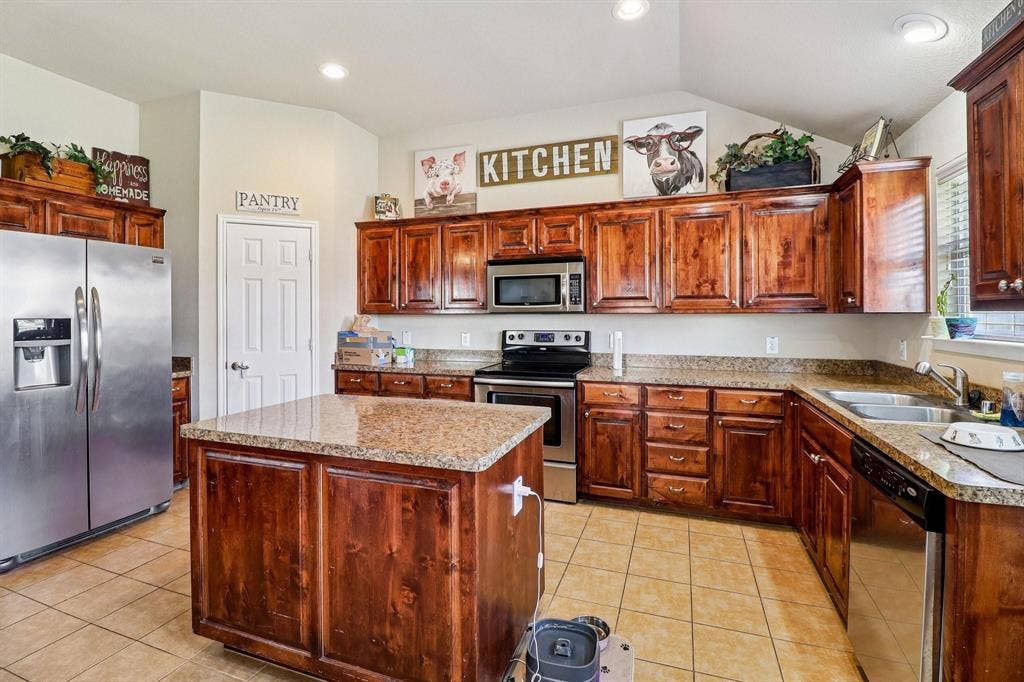 8221 Mule Deer Run, Fort Worth, TX 76179