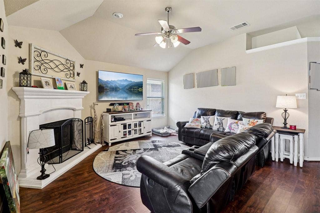 8221 Mule Deer Run, Fort Worth, TX 76179