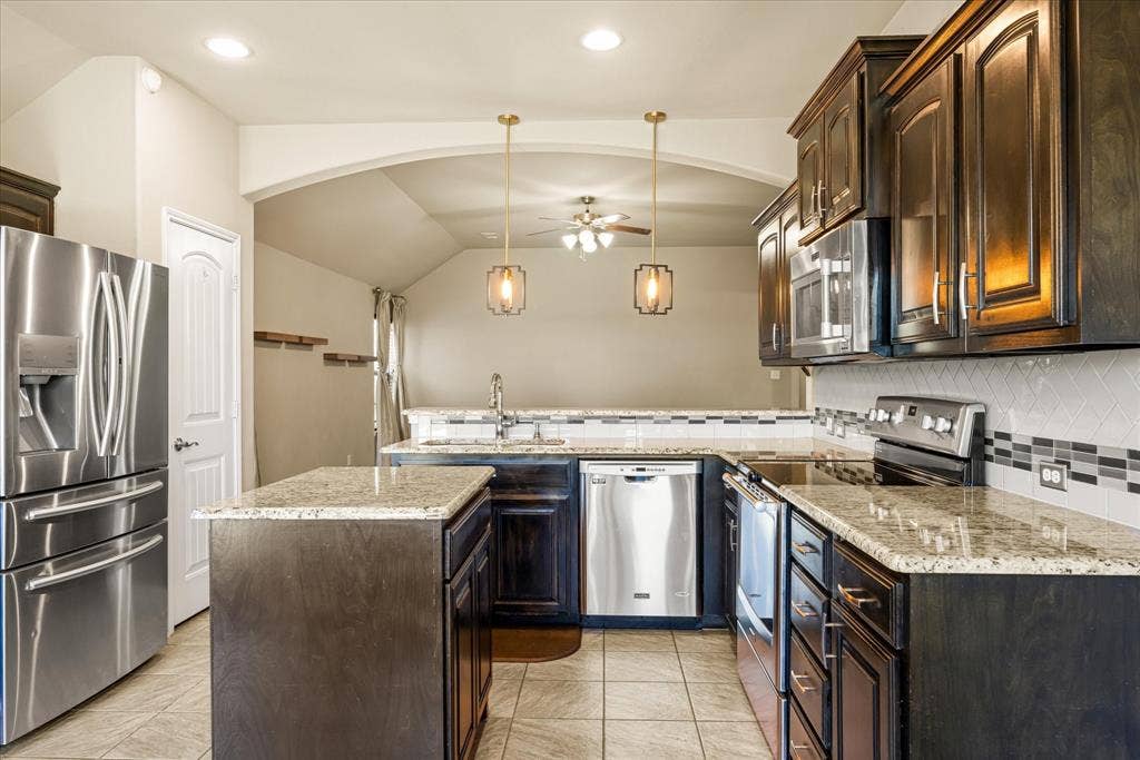 2064 Leonard Ranch Road, Fort Worth, TX 76134