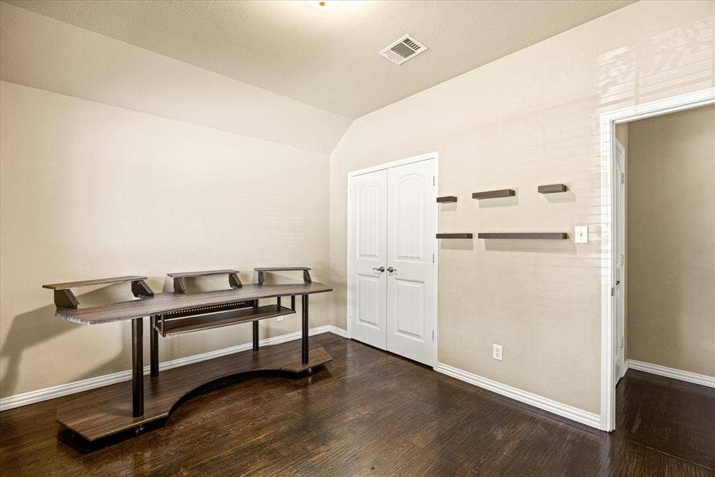 2064 Leonard Ranch Road, Fort Worth, TX 76134