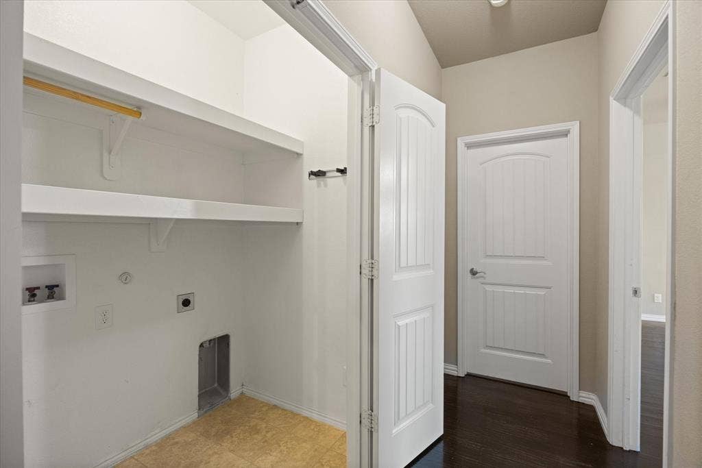 2064 Leonard Ranch Road, Fort Worth, TX 76134