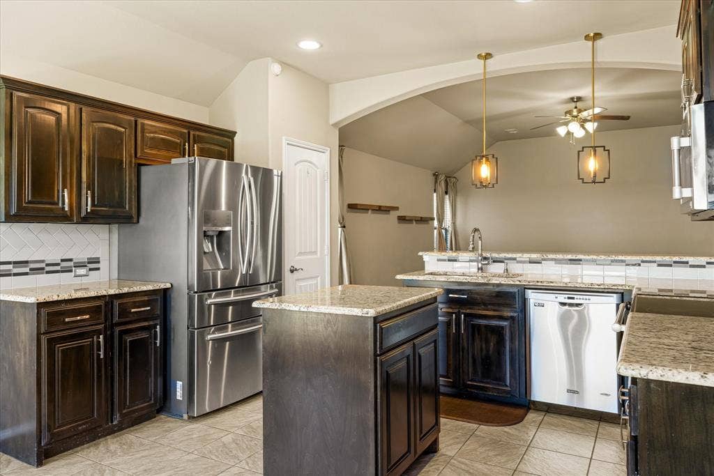 2064 Leonard Ranch Road, Fort Worth, TX 76134