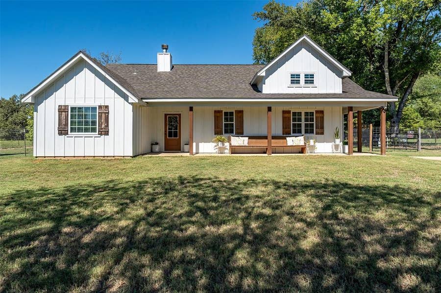 Property photo for 19731 County Road 4130, Lindale, TX