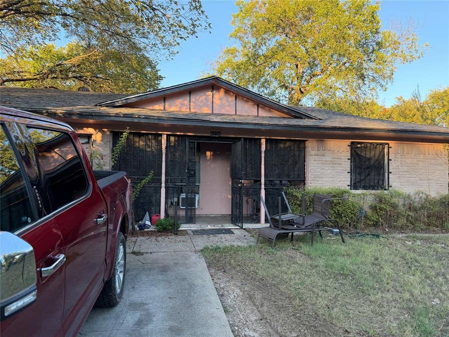 Property photo for 6220 Harmony Lane, Dallas, TX