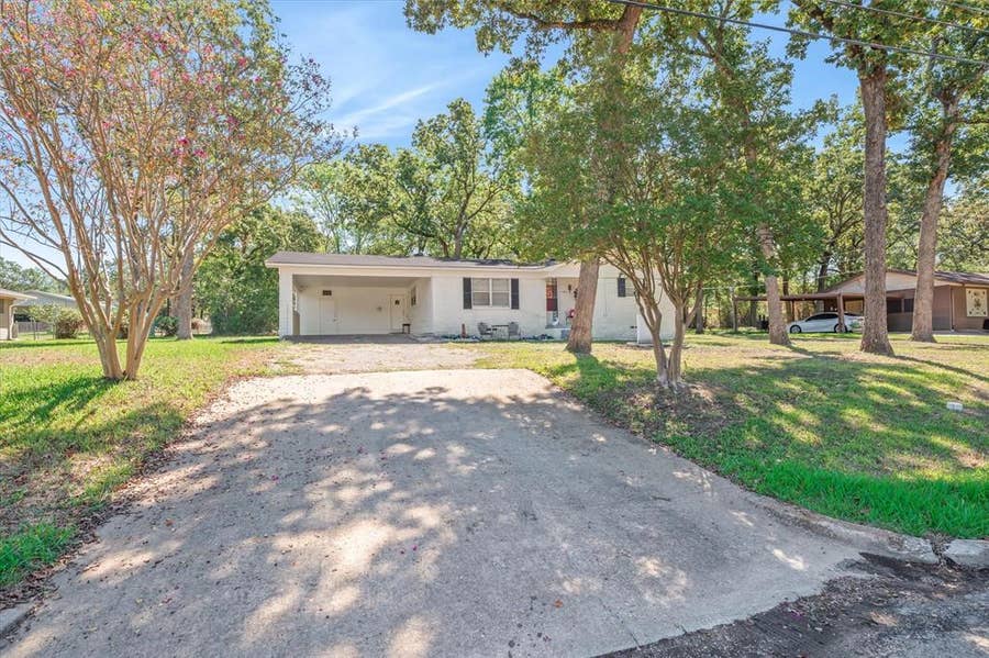 Property photo for 1310 Woodland Drive, Canton, TX
