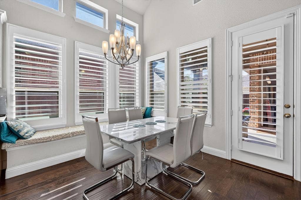 1416 White Squall Trail, Arlington, TX 76005 Wood-finish flooring with a built-in window seat
