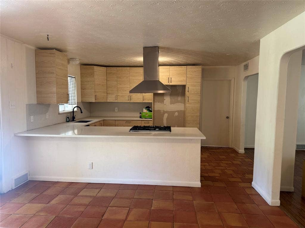 514 W Ridgewood Drive, Garland, TX 75041 514 W Ridgewood Drive, Garland, TX 75041