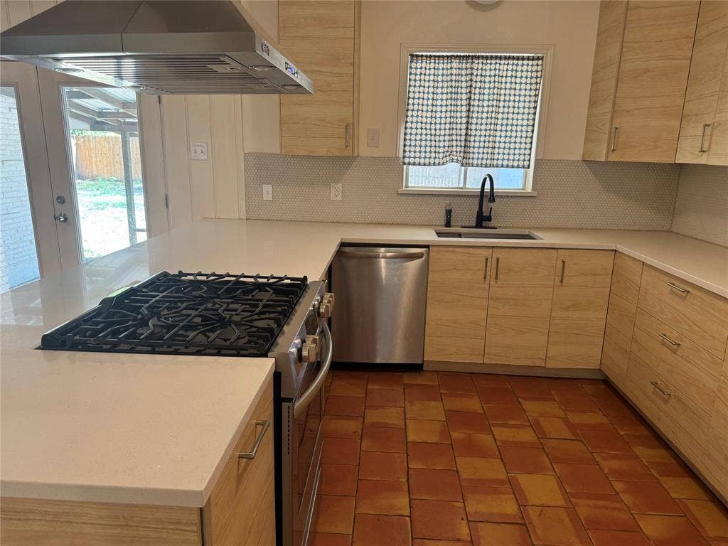 514 W Ridgewood Drive, Garland, TX 75041 514 W Ridgewood Drive, Garland, TX 75041