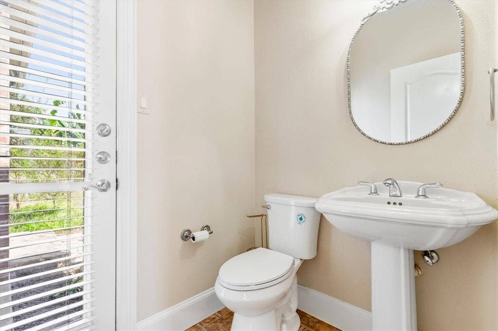 8200 Edgemont Court, North Richland Hills, TX 76182 8200 Edgemont Court, North Richland Hills, TX 76182