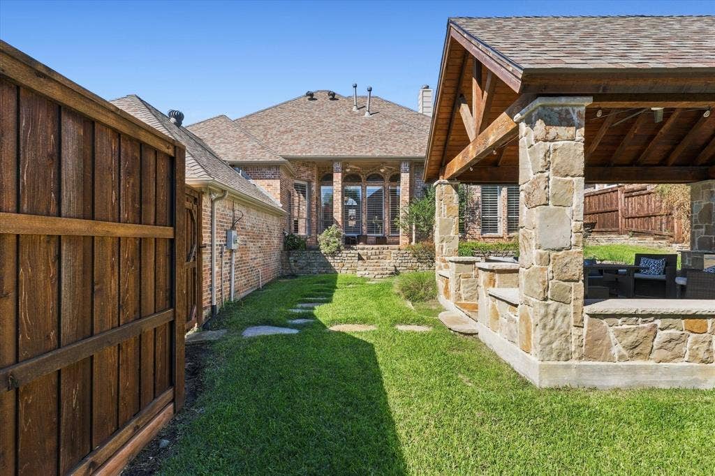 8200 Edgemont Court, North Richland Hills, TX 76182 8200 Edgemont Court, North Richland Hills, TX 76182