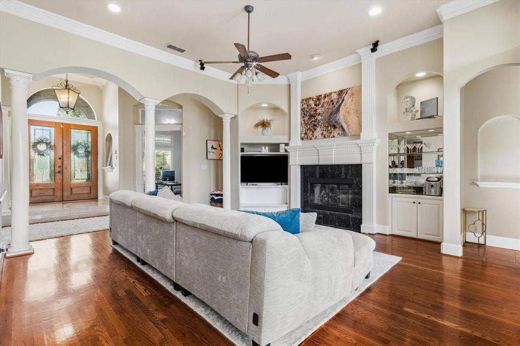 8200 Edgemont Court, North Richland Hills, TX 76182 8200 Edgemont Court, North Richland Hills, TX 76182